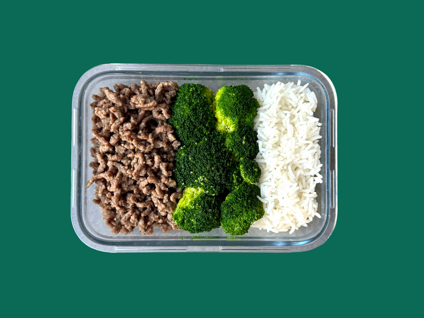 Carne picada de ternera salteada con arroz y brócoli cocido