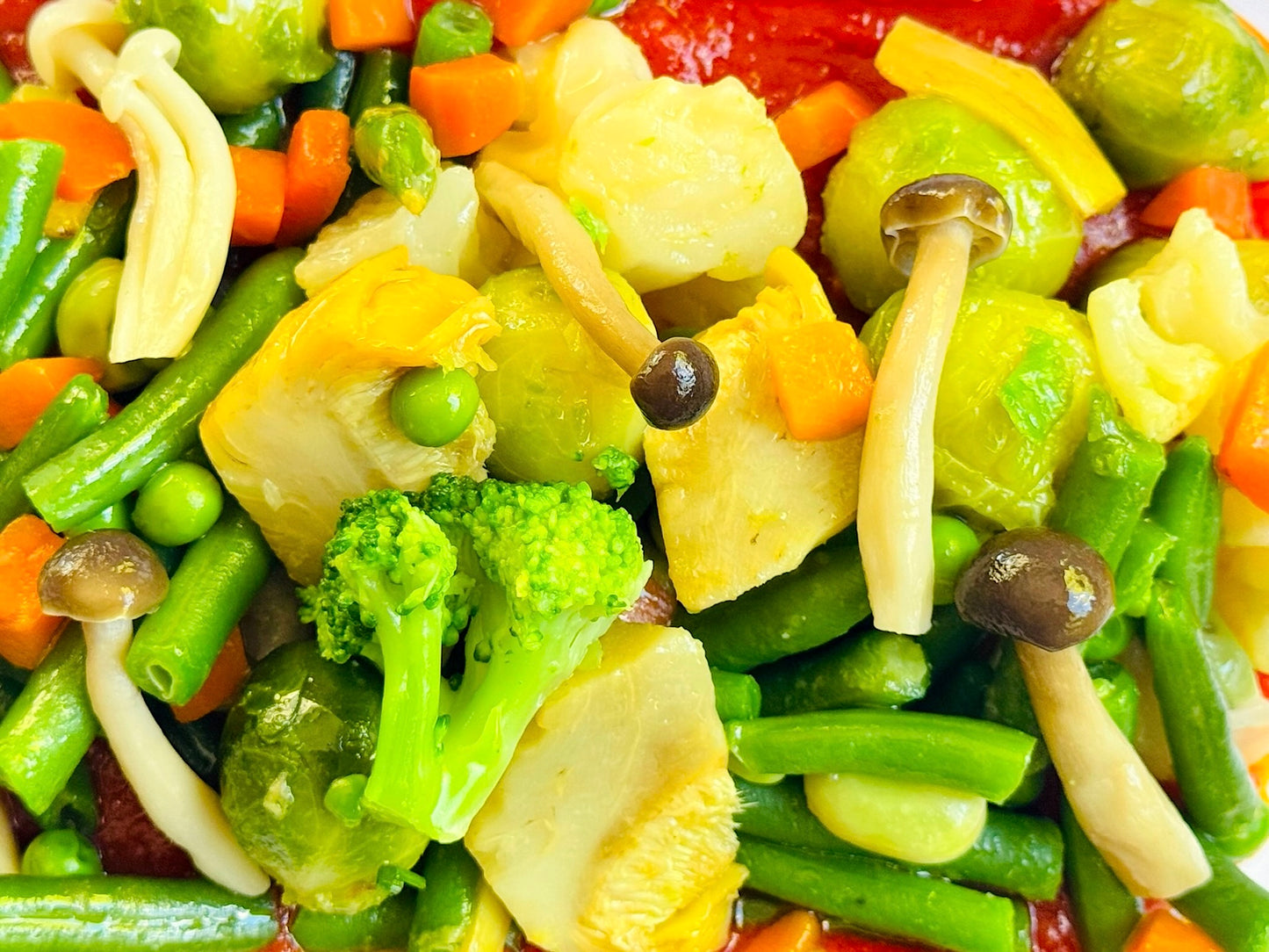 Menestra de verduras y setas con tomate frito casero
