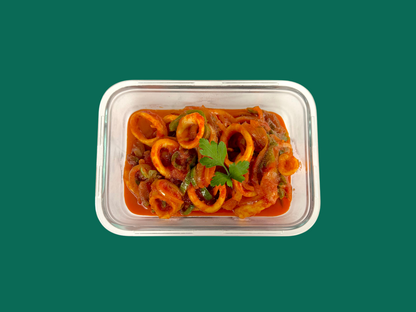 Calamares encebollados con tomate