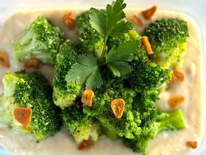 Brócoli con cremoso de judía blanca y anacardo
