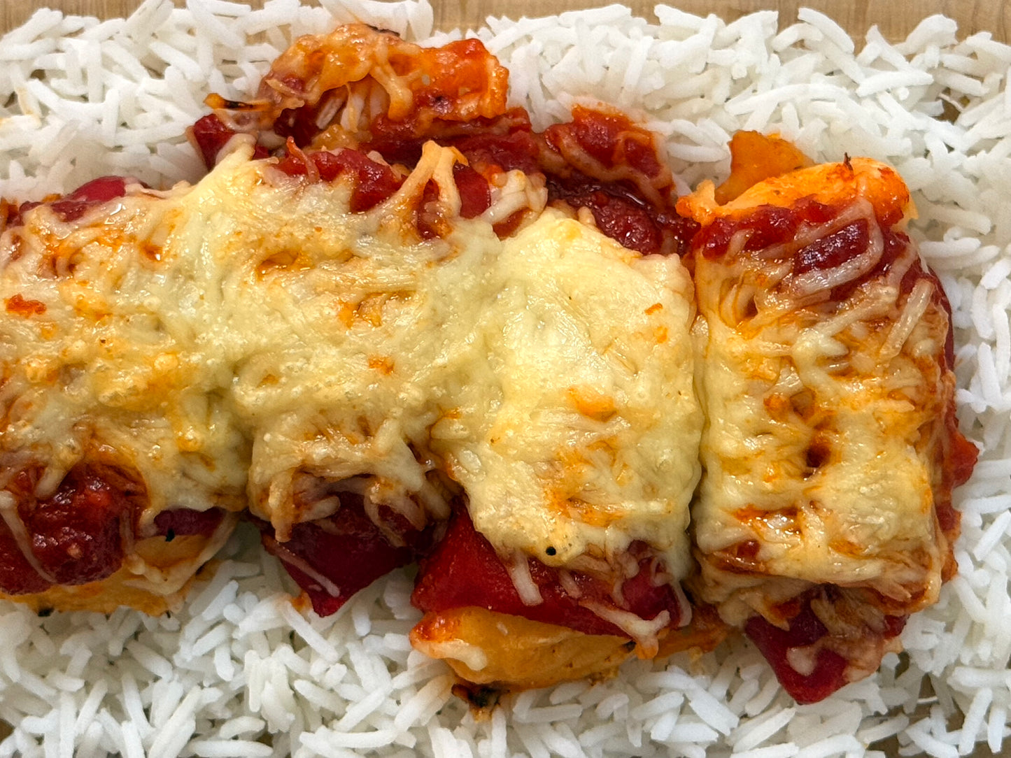 Pimientos rellenos de bacalao gratinados con arroz