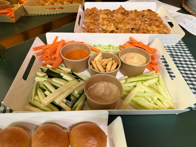 Tabla de Crudités con Dips Artesanos
